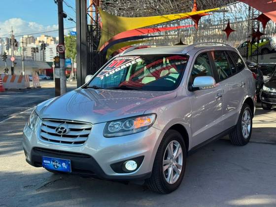 HYUNDAI SANTA FÉ 3.5 MPFI GLS 7 LUGARES V6 24V 285CV GASOLINA 4P AUTOMÁTICO HYUNDAI SANTA FÉ 3.5 MPFI GLS 7 LUGARES V6 24V 285CV GASOLINA 4P AUTOMÁTICO